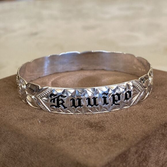 Vintage Hawaiian 925 Sterling Silver Kuuipo Floral Carved Etched Bangle Bracelet - Picture 3 of 10